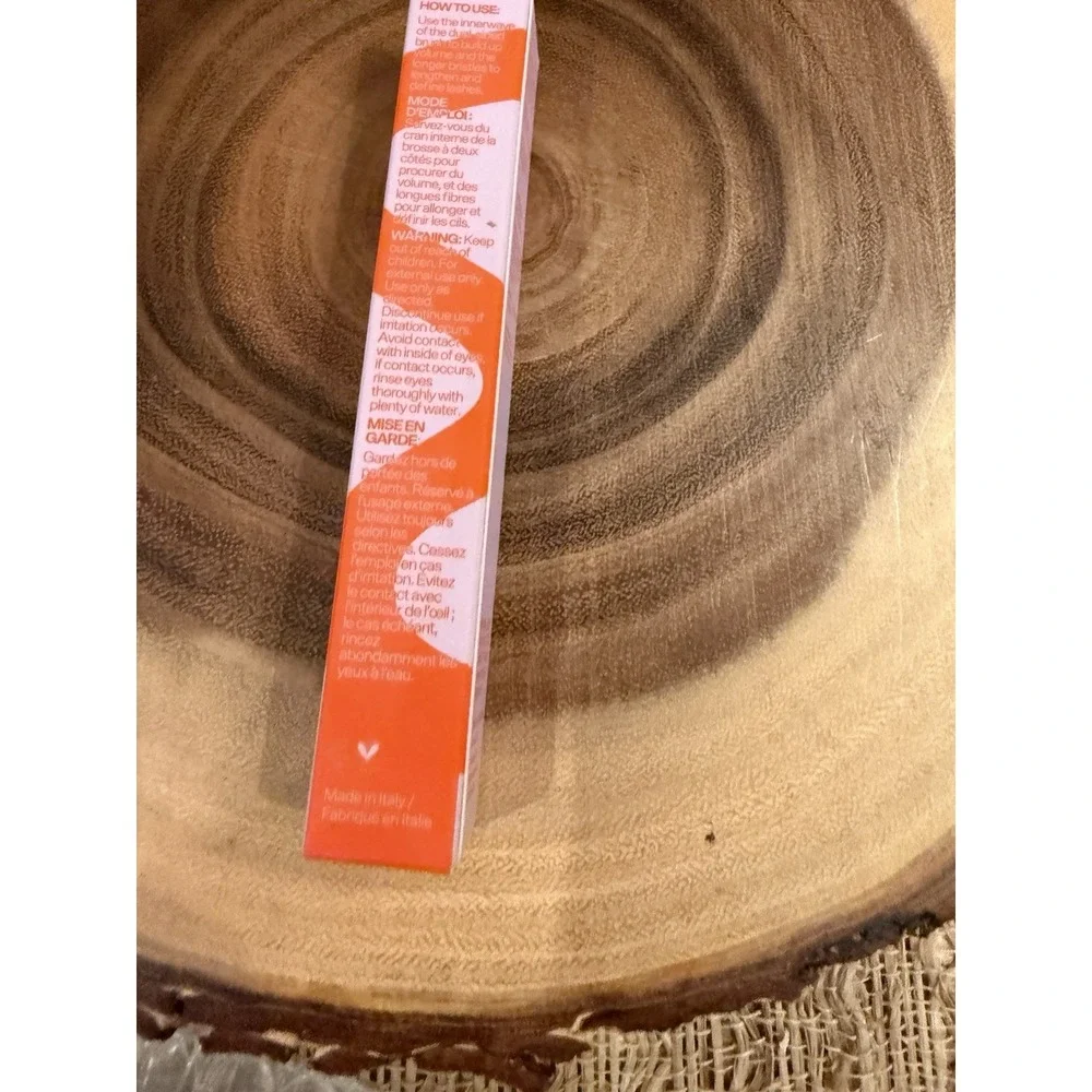 NEW IN BOX  TOWER 28 Make Waves Mascara 0.29 fl oz/8.5ml JET LENGTHEN VOLUMIZE